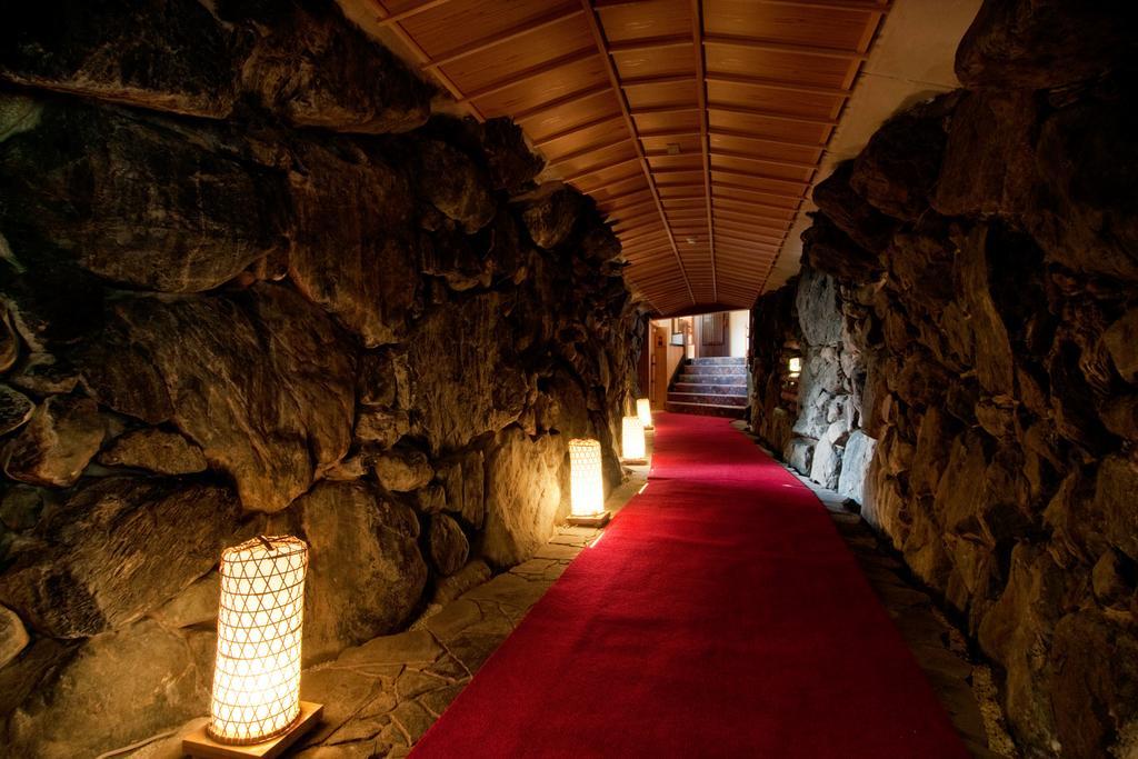 Отель Nansuikaku Miyawaka Экстерьер фото