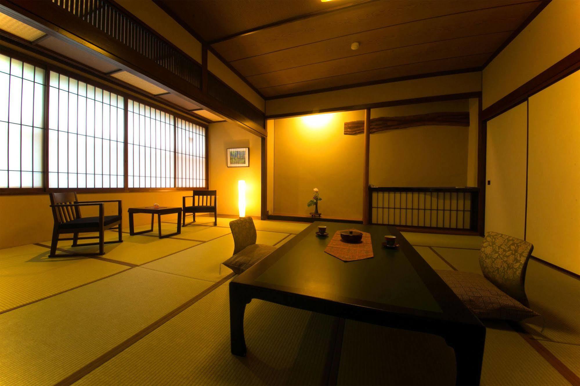 Отель Nansuikaku Miyawaka Экстерьер фото